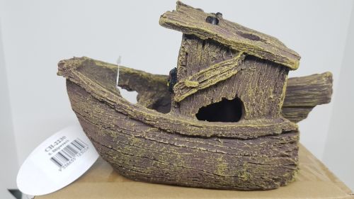 Boat wreck 19.5cm